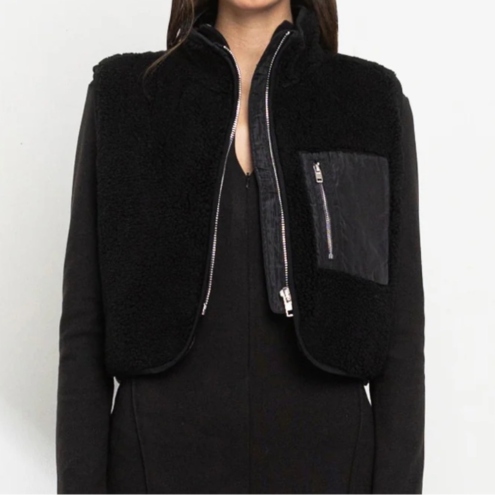 Women's Black Fleece Jacket
